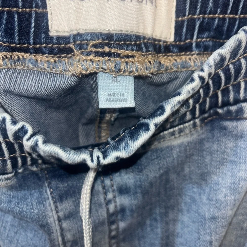 Sun + Stone Men's Encinita Regular-Fit Denim Cargo Joggers Size: XL (Waist 36)